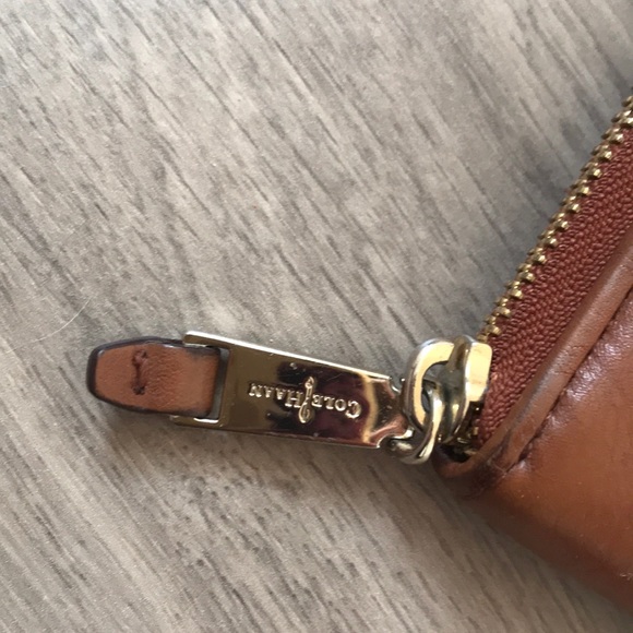 Cole Haan Vintage Valise II Travel Zip Wallet - Picture 7 of 8